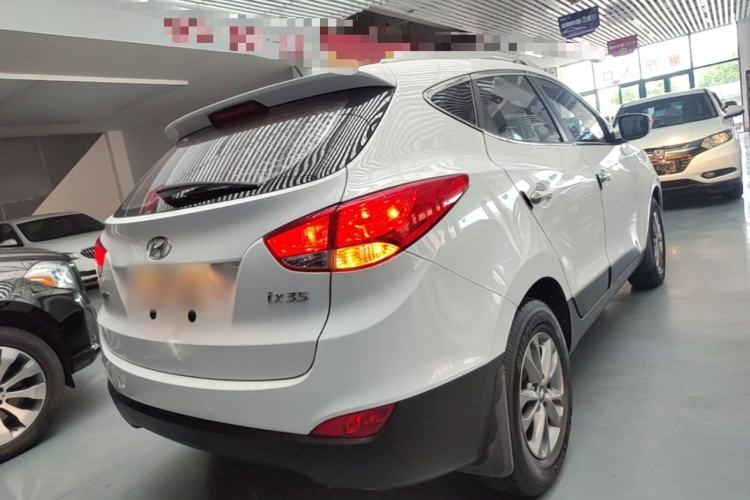 Used Hyundai ix35 2015 2.0L Manual Two-Wheel Drive Comfort Version China V Standard Rear Right 45 Deg