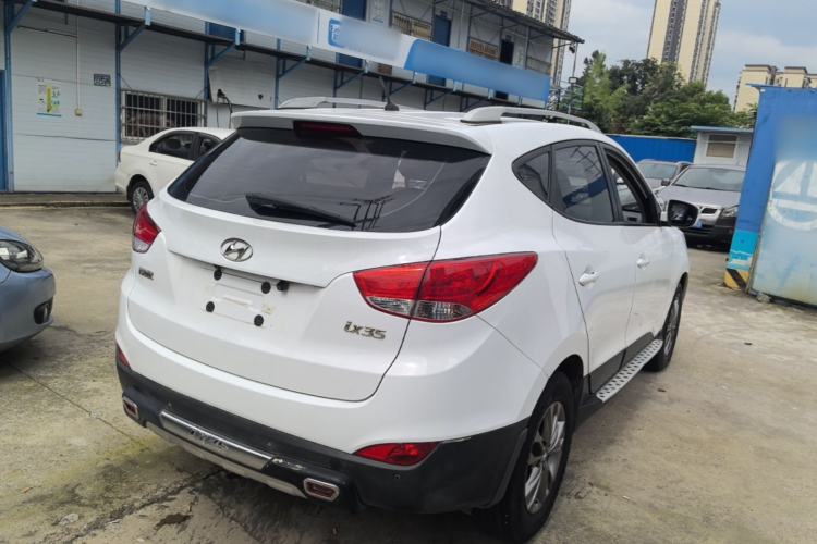 Used Hyundai ix35 2015 2.0L Automatic 2WD Comfort Edition China IV Standard Rear Right 45 Deg