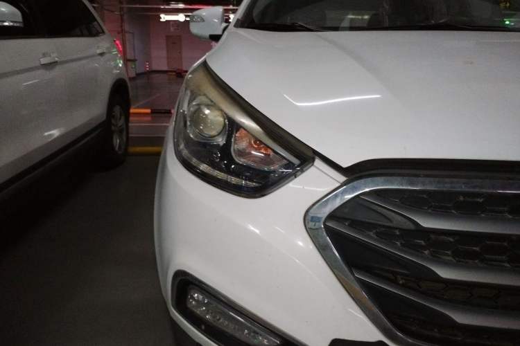 Used Hyundai ix35 2015 2.0L Automatic 2WD Smart Version China V Standard Right Front Headlight