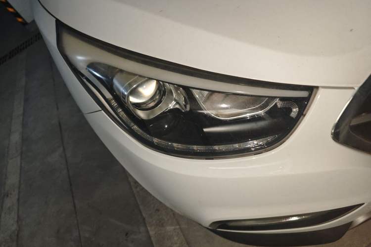 Used Hyundai ix35 2015 2.0L Automatic 2WD Smart Type China IV Right Front Headlight