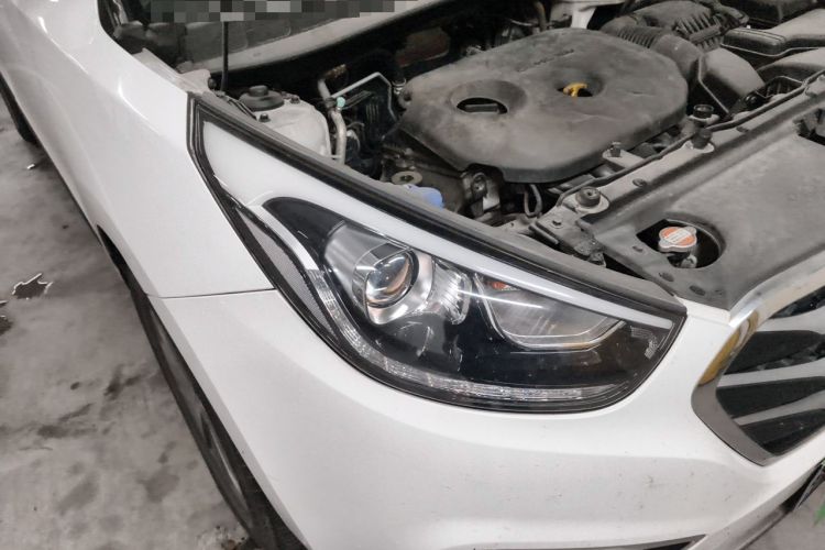 Used Hyundai ix35 2015 2.0L Automatic 2WD Smart Type China IV Right Front Headlight