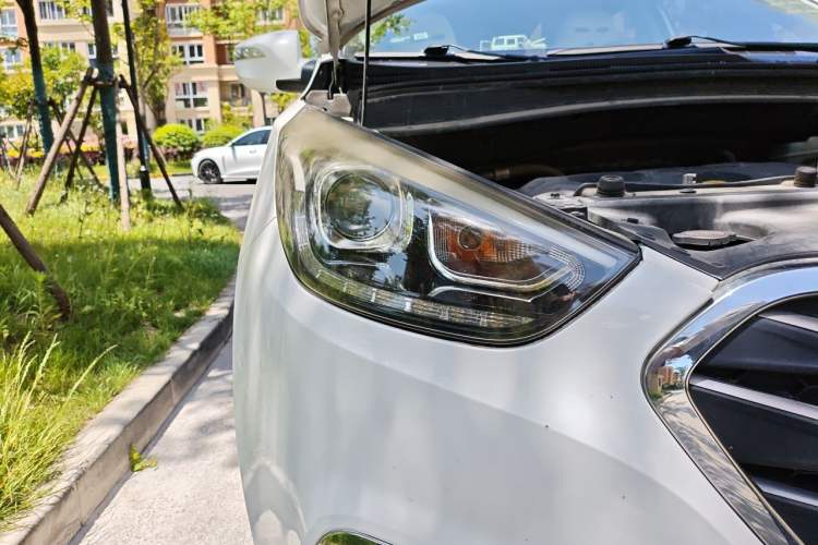 Used Hyundai ix35 2015 2.0L Automatic 2WD Smart Version China V Standard Right Front Headlight