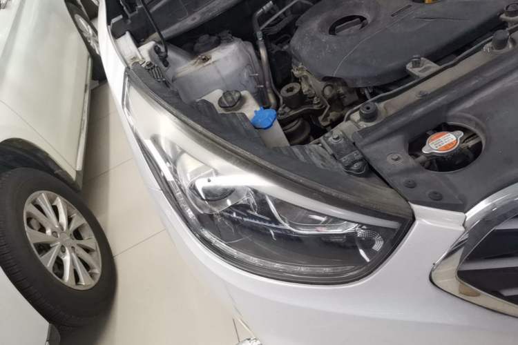 Used Hyundai ix35 2015 2.0L Automatic 2WD Smart Version China V Standard Right Front Headlight