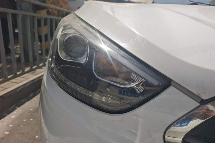 Used Hyundai ix35 2015 2.0L Automatic 2WD Smart Version China V Standard Right Front Headlight