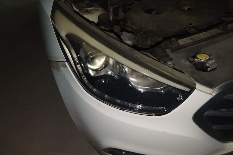 Used Hyundai ix35 2015 2.0L Automatic 2WD Smart Type China IV Right Front Headlight