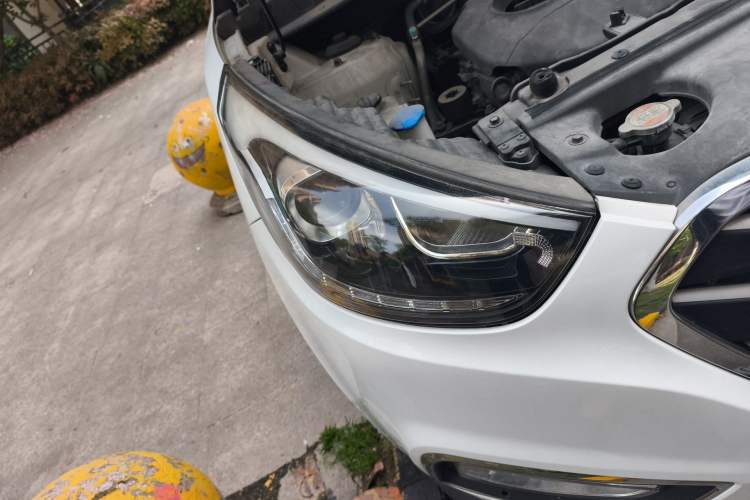 Used Hyundai ix35 2015 2.0L Automatic Two-Wheel Drive Leading Trim China IV Standard Right Front Headlight