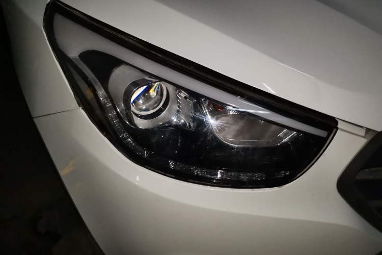 Used Hyundai ix35 2015 2.0L Automatic 2WD Comfort Edition China IV Standard Right Front Headlight