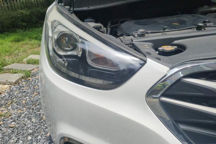 Used Hyundai ix35 2015 2.0L Automatic 2WD Smart Type China IV Right Front Headlight