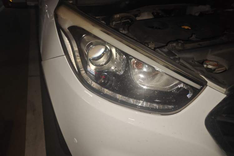 Used Hyundai ix35 2015 2.0L Automatic 2WD Smart Version China V Standard Right Front Headlight