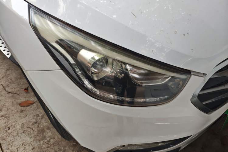 Used Hyundai ix35 2015 2.0L Automatic 2WD Smart Version China V Standard Right Front Headlight