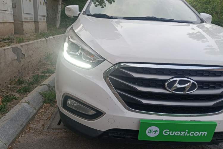 Used Hyundai ix35 2015 2.0L Automatic 2WD Smart Version China V Standard Right Front Headlight