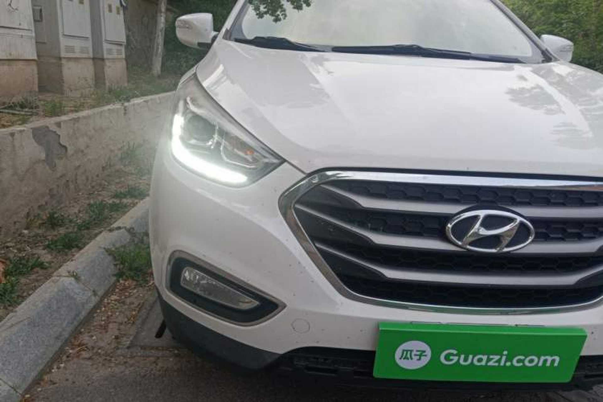 Used Hyundai ix35 2015 2.0L Automatic 2WD Smart Version China V Standard Right Front Headlight