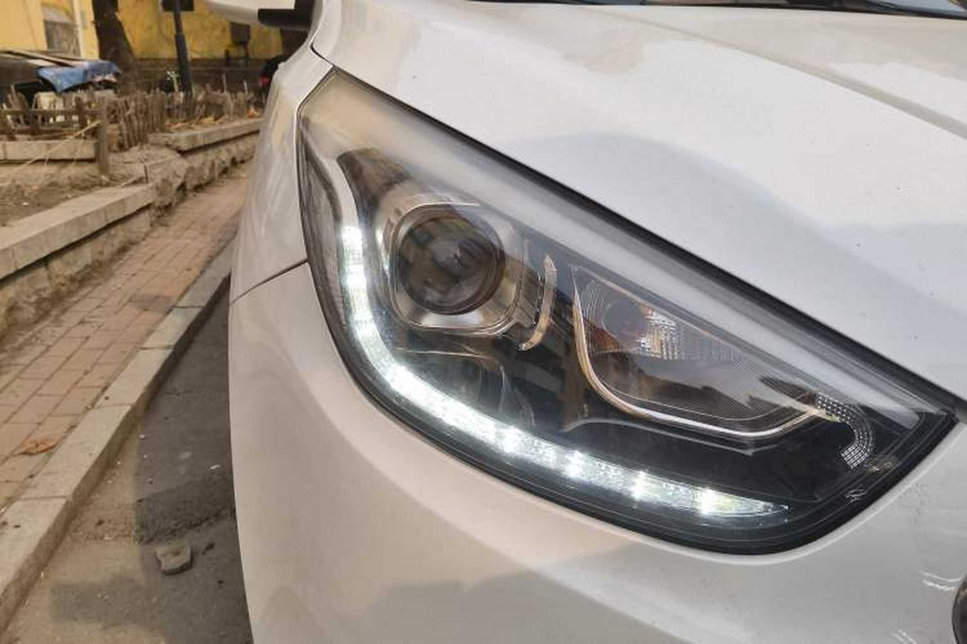 Used Hyundai ix35 2015 2.0L Automatic 2WD Smart Type China IV Right Front Headlight