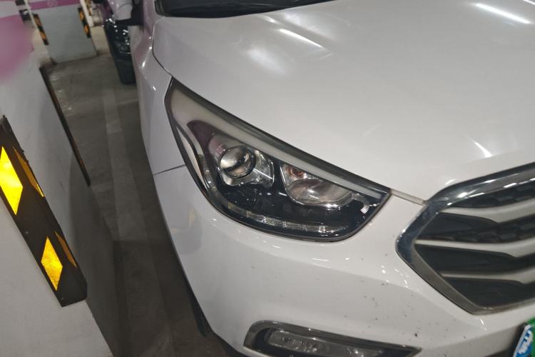 Used Hyundai ix35 2015 2.0L Automatic 2WD Smart Version China V Standard Right Front Headlight