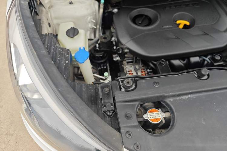 Used Hyundai ix35 2015 2.0L Automatic 2WD Smart Version China V Standard Right Front Headlight