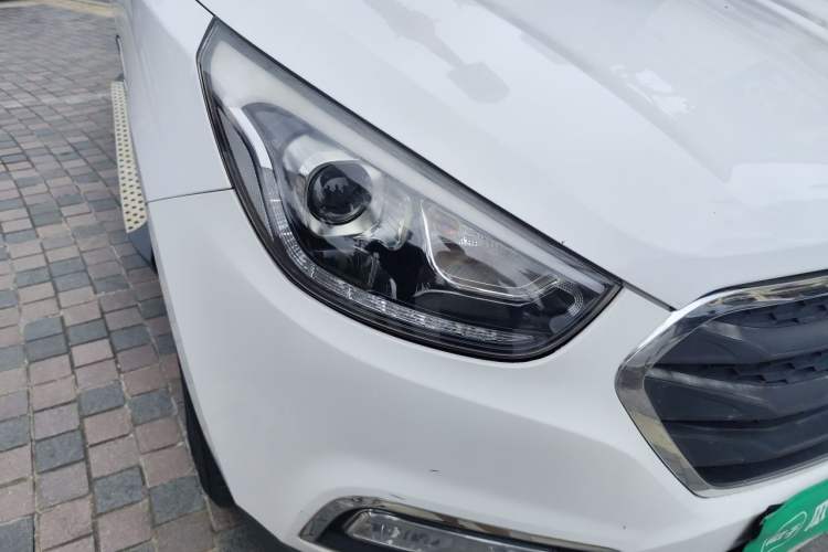 Used Hyundai ix35 2015 2.0L Automatic 2WD Comfort Edition China V Standard Right Front Headlight