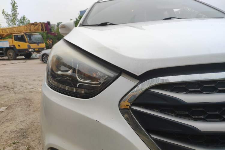 Used Hyundai ix35 2015 2.0L Automatic 2WD Smart Version China V Standard Right Front Headlight