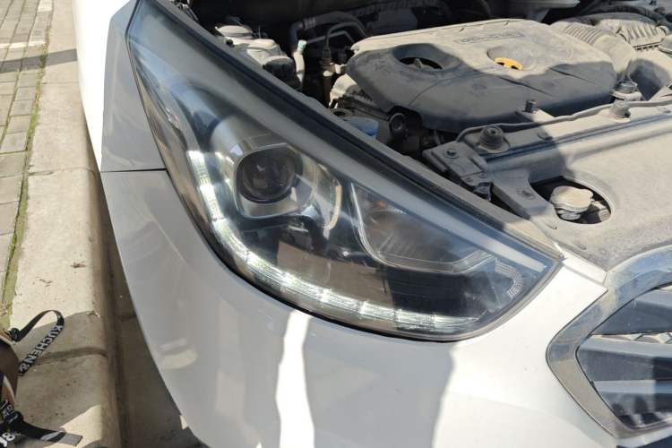 Used Hyundai ix35 2015 2.0L Automatic 2WD Smart Type China IV Right Front Headlight