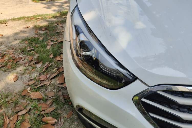 Used Hyundai ix35 2015 2.0L Automatic 2WD Smart Type China IV Right Front Headlight