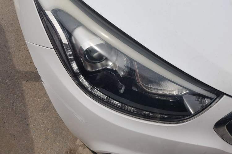 Used Hyundai ix35 2015 2.0L Automatic 2WD Smart Version China V Standard Right Front Headlight