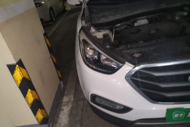 Used Hyundai ix35 2015 2.0L Automatic 2WD Comfort Edition China V Standard Right Front Headlight