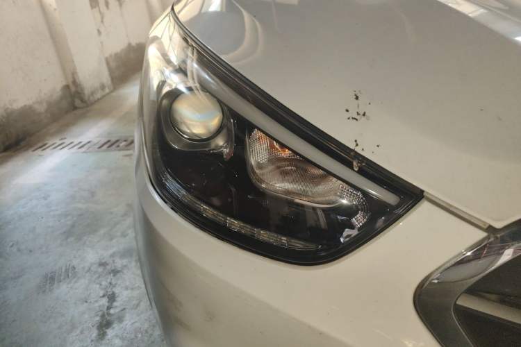 Used Hyundai ix35 2015 2.0L Automatic 2WD Smart Type China IV Right Front Headlight