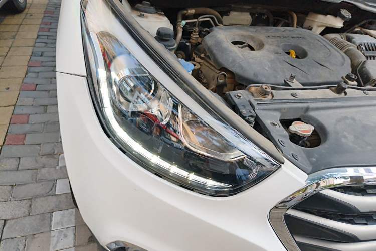 Used Hyundai ix35 2015 2.0L Automatic 2WD Smart Type China IV Right Front Headlight