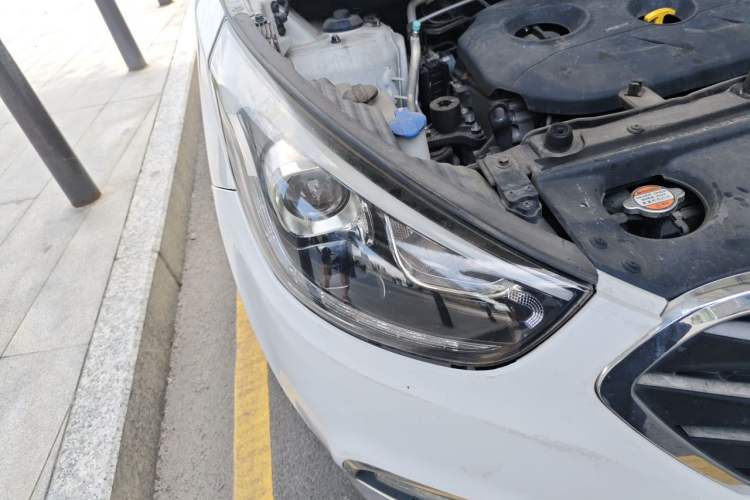 Used Hyundai ix35 2015 2.0L Automatic 2WD Comfort Edition China V Standard Right Front Headlight