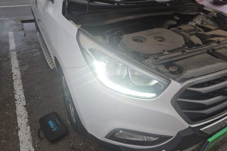 Used Hyundai ix35 2015 2.0L Automatic 2WD Smart Version China V Standard Right Front Headlight
