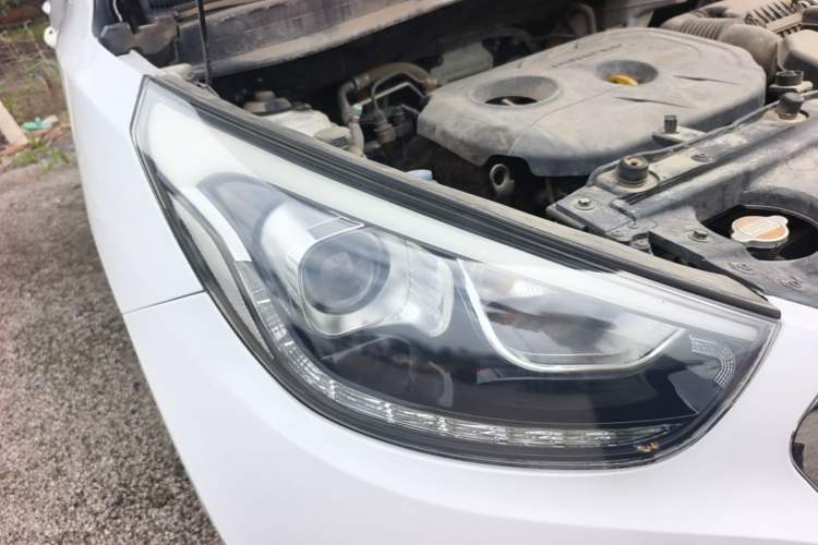 Used Hyundai ix35 2015 2.0L Automatic 2WD Comfort Edition China V Standard Right Front Headlight