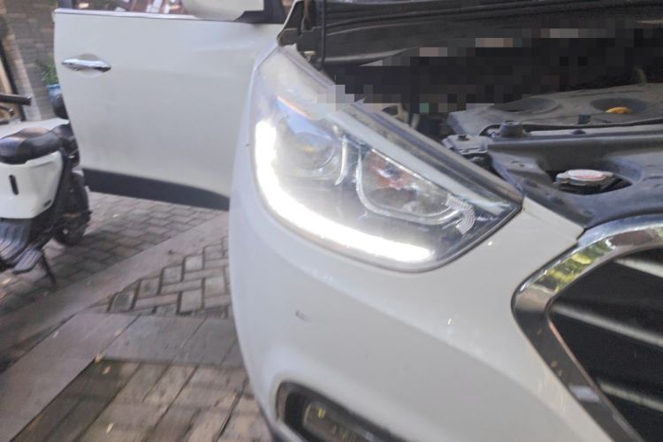 Used Hyundai ix35 2015 2.0L Automatic 2WD Smart Version China V Standard Right Front Headlight