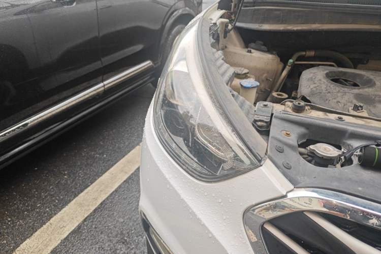 Used Hyundai ix35 2015 2.0L Automatic 2WD Smart Version China V Standard Right Front Headlight