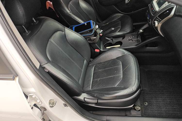 Used Hyundai ix35 2015 2.0L Automatic 2WD Smart Type China IV Right Front Seat