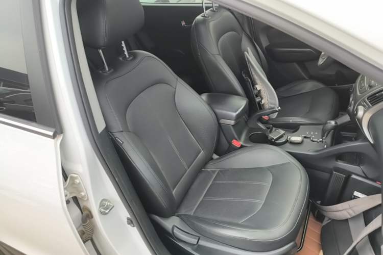 Used Hyundai ix35 2015 2.0L Automatic 2WD Smart Version China V Standard Right Front Seat