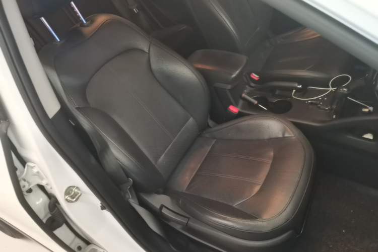 Used Hyundai ix35 2015 2.0L Automatic 2WD Smart Version China V Standard Right Front Seat