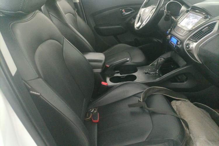 Used Hyundai ix35 2015 2.0L Automatic 2WD Smart Type China IV Right Front Seat