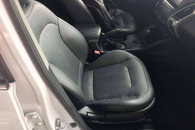 Used Hyundai ix35 2015 2.0L Automatic 2WD Smart Type China IV Right Front Seat