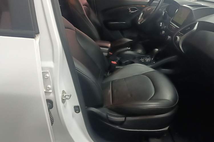 Used Hyundai ix35 2015 2.0L Automatic 2WD Comfort Edition China V Standard Right Front Seat