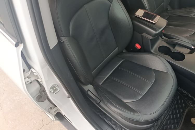 Used Hyundai ix35 2015 2.0L Automatic 2WD Smart Version China V Standard Right Front Seat