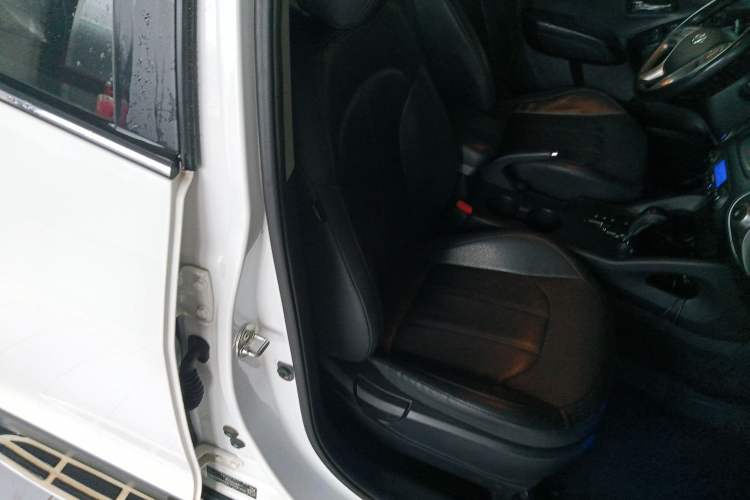 Used Hyundai ix35 2015 2.0L Automatic 2WD Smart Version China V Standard Right Front Seat
