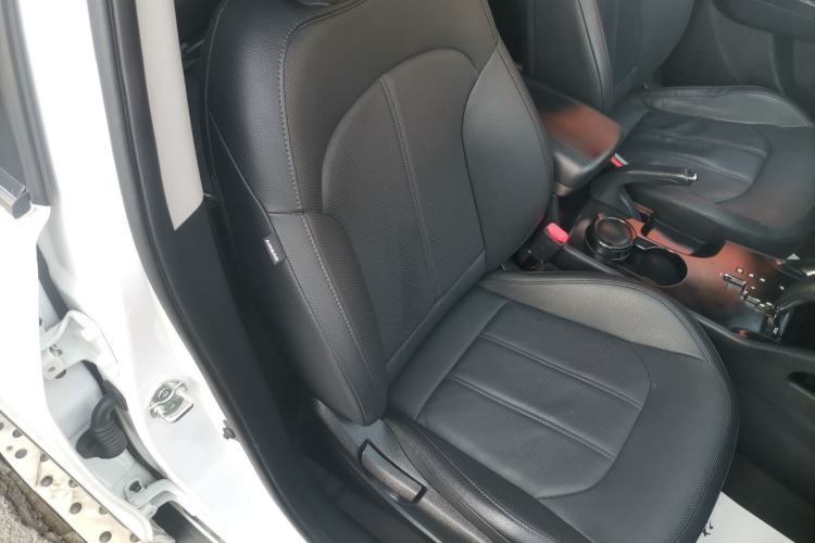Used Hyundai ix35 2015 2.0L Automatic 2WD Smart Type China IV Right Front Seat