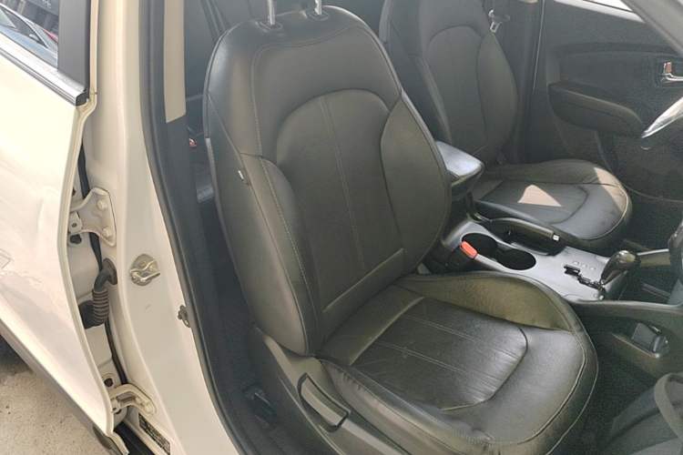 Used Hyundai ix35 2015 2.0L Automatic 2WD Smart Version China V Standard Right Front Seat