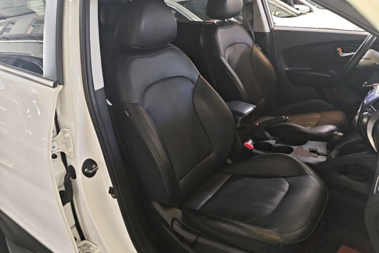 Used Hyundai ix35 2015 2.0L Automatic 2WD Smart Type China IV Right Front Seat