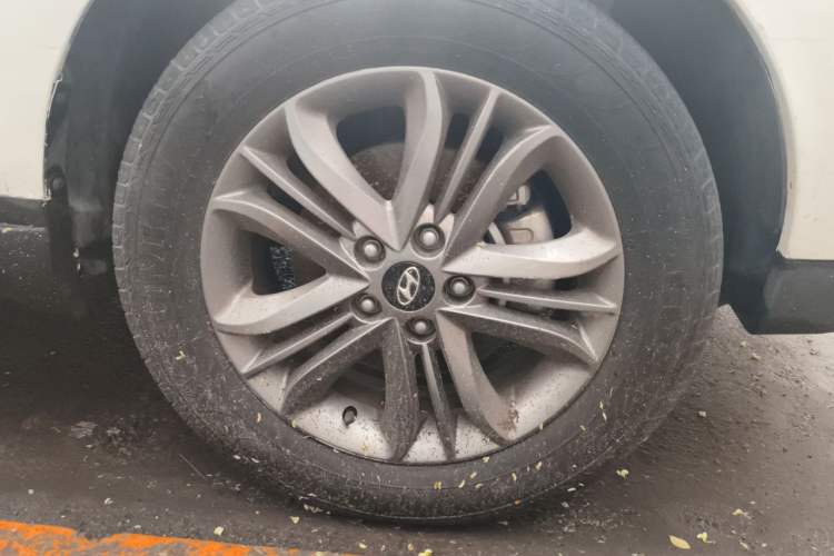 Used Hyundai ix35 2015 2.0L Automatic 2WD Smart Version China V Standard Right Front Wheel Hub