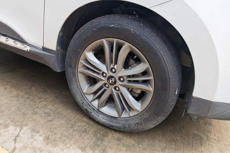 Used Hyundai ix35 2015 2.0L Automatic 2WD Smart Version China V Standard Right Front Wheel Hub