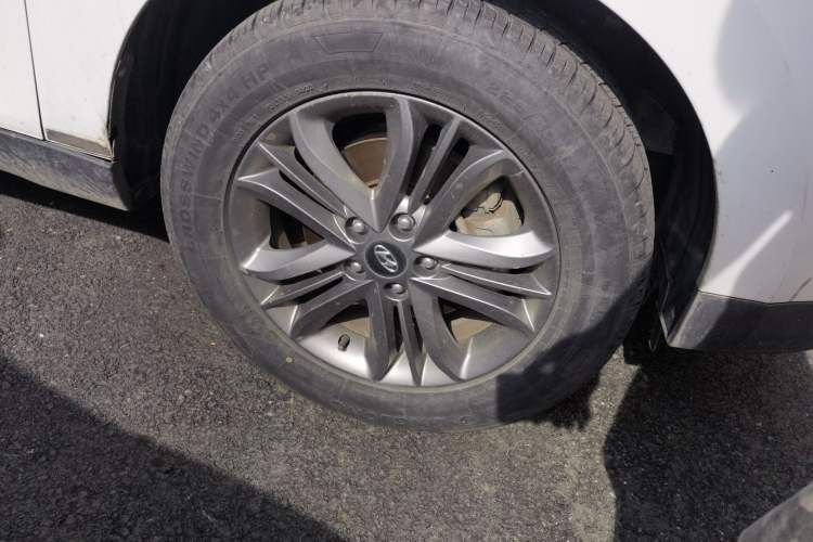 Used Hyundai ix35 2015 2.0L Automatic 2WD Smart Type China IV Right Front Wheel Hub