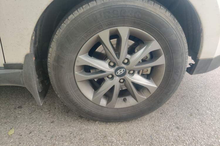 Used Hyundai ix35 2015 2.0L Automatic 2WD Comfort Edition China IV Standard Right Front Wheel Hub