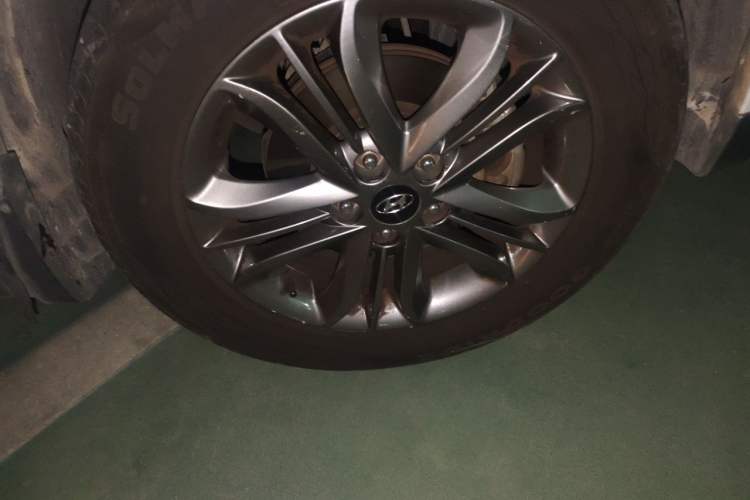 Used Hyundai ix35 2015 2.0L Automatic 2WD Smart Type China IV Right Front Wheel Hub