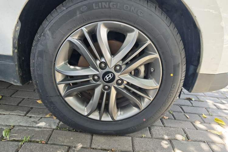 Used Hyundai ix35 2015 2.0L Automatic 2WD Smart Type China IV Right Front Wheel Hub