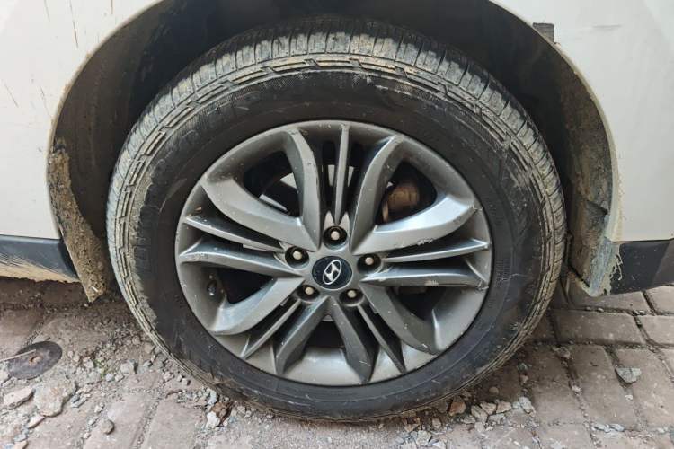 Used Hyundai ix35 2015 2.0L Automatic 2WD Smart Type China IV Right Front Wheel Hub